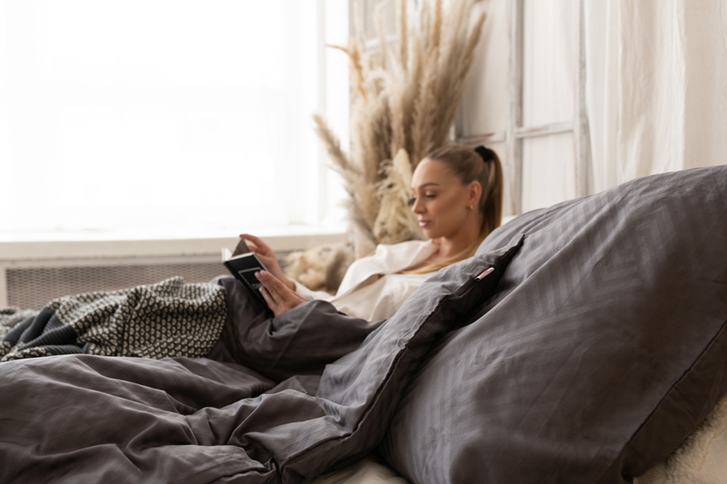 pościel adamaszkowa beżowa